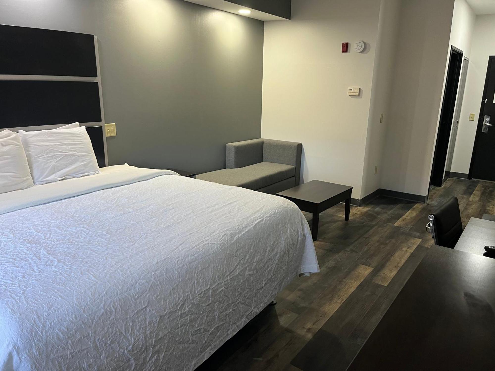 Sonesta Essential Savannah Exterior photo